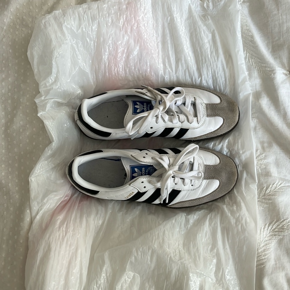 White Adidas Sambas